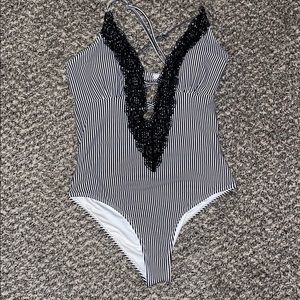 CUPSHE swimsuit